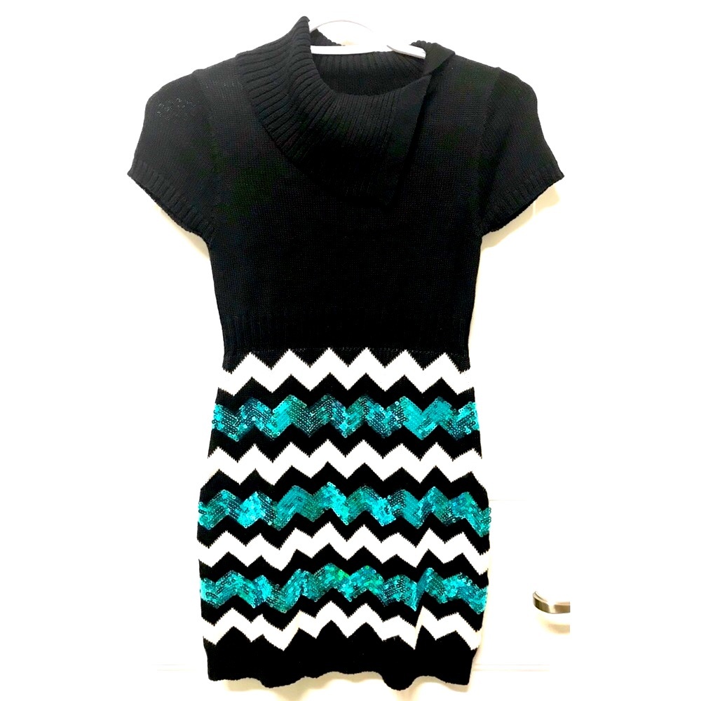 NWT Charlie Girl Girls’ black sweater dress M